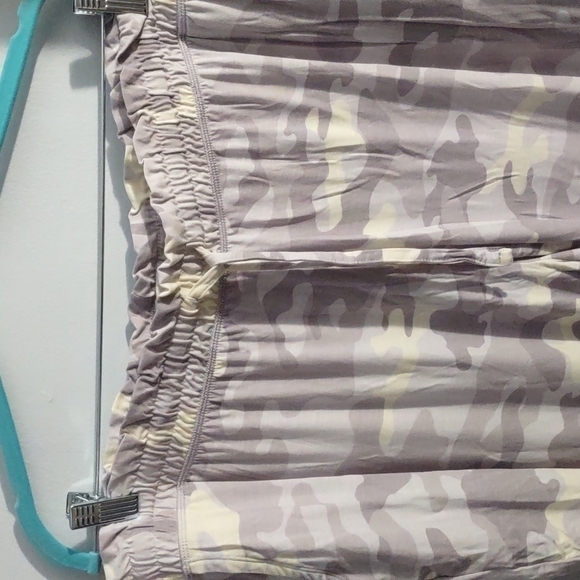 Kookaburra by UGG 3X Petite Joggers and Top Camo Lavender Set - Picture 4 of 9